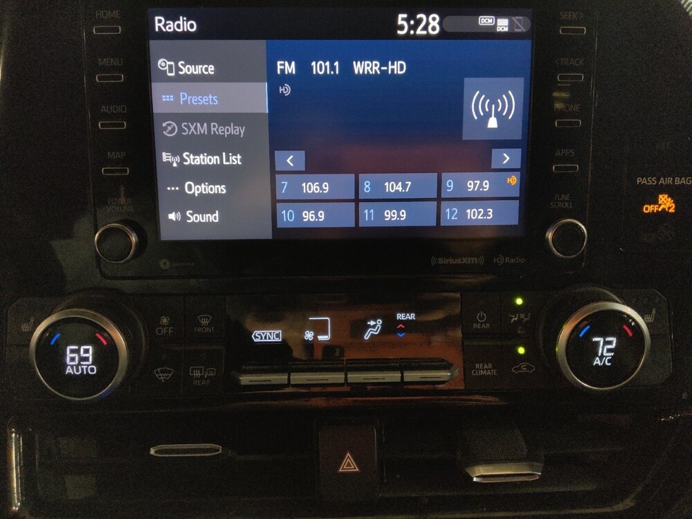 2021 Toyota Highlander in Tulsa, OK 74145 - 18129587 25