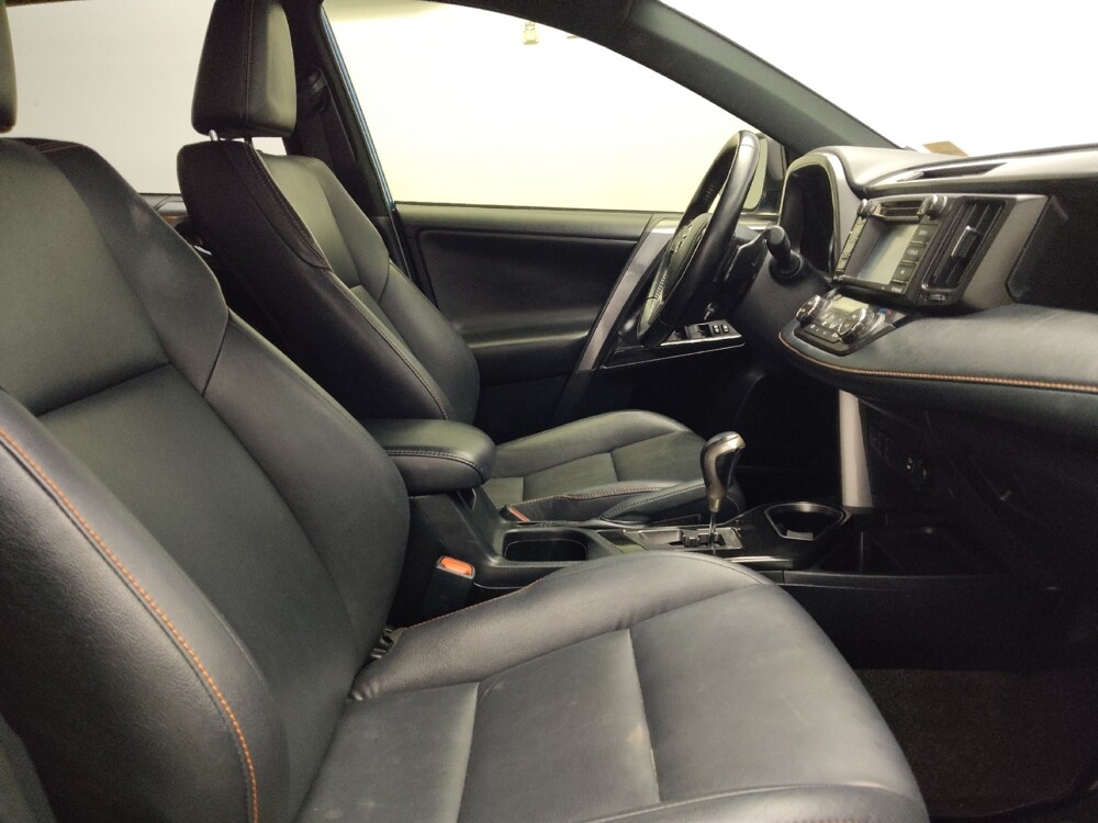 2018 Toyota RAV4 in Tulsa, OK 74145 - 18129589 21