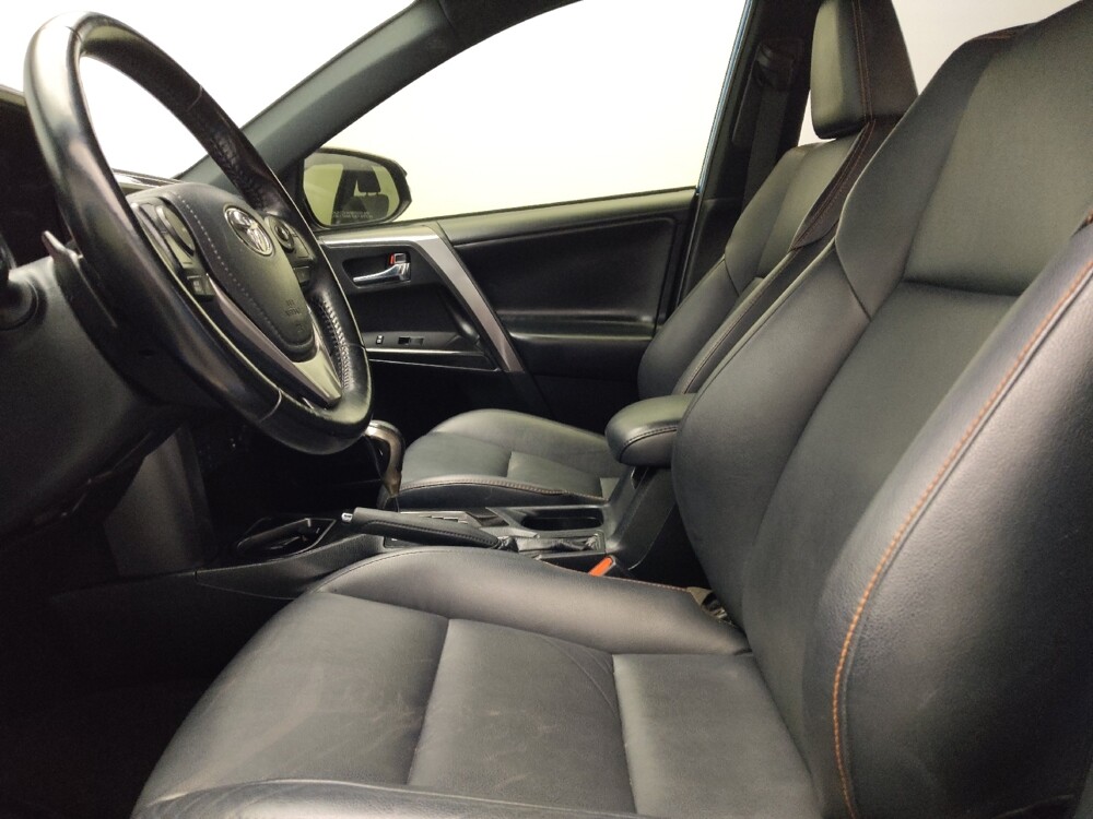 2018 Toyota RAV4 in Tulsa, OK 74145 - 18129589 17