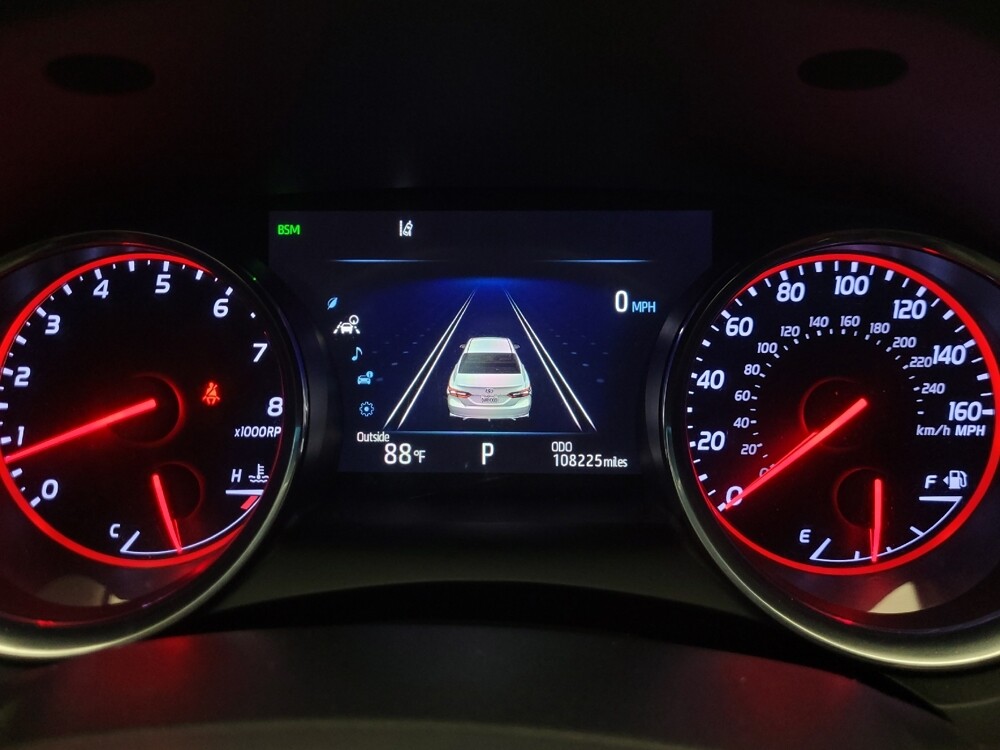 2018 Toyota Camry in Glendale, AZ 85301 - 18129600 23