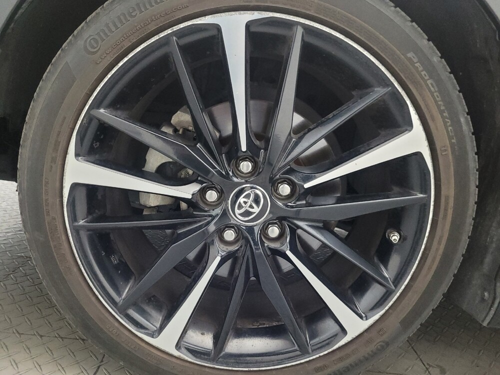 2018 Toyota Camry in Glendale, AZ 85301 - 18129600 31