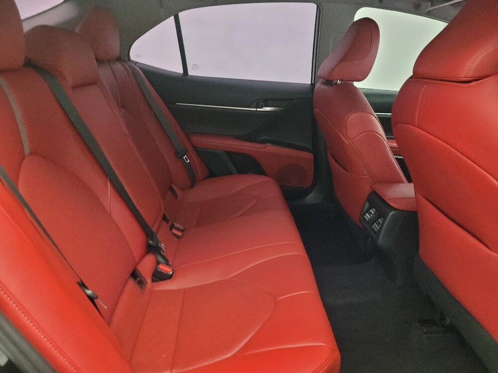 2018 Toyota Camry in Glendale, AZ 85301 - 18129600 19