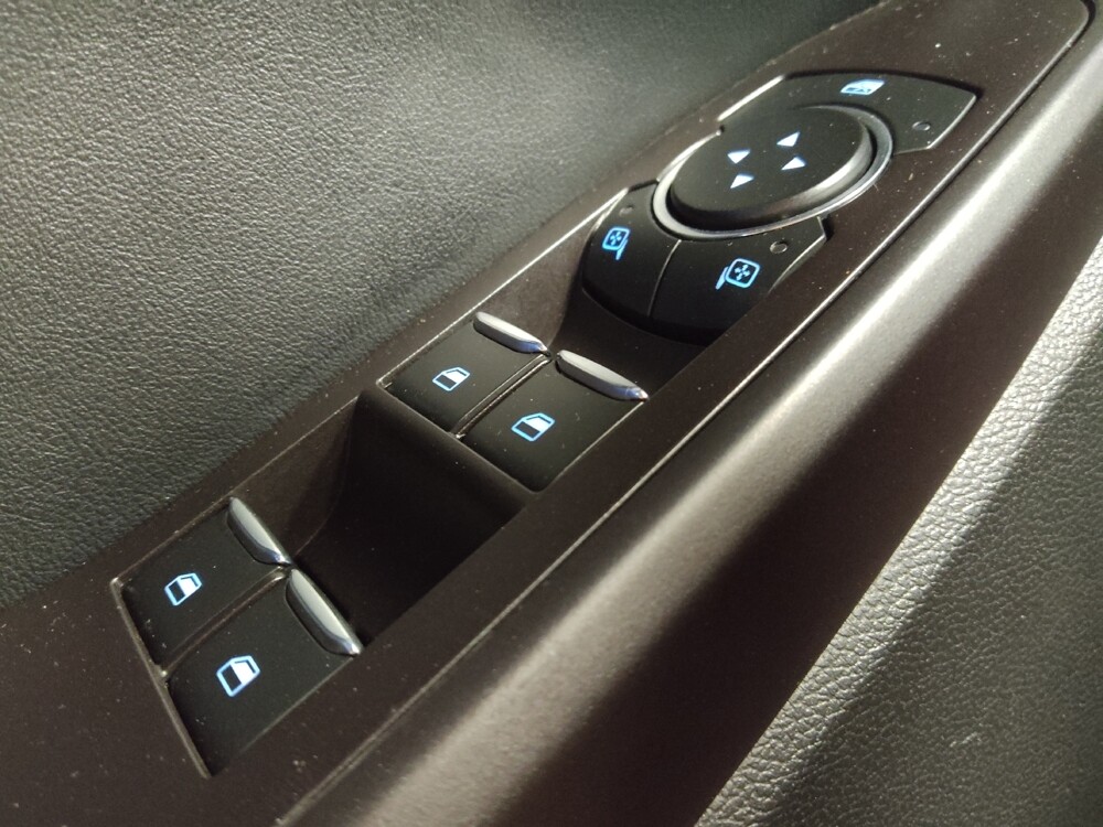 2020 Ford Explorer in Tucson, AZ 85705 - 18129603 27