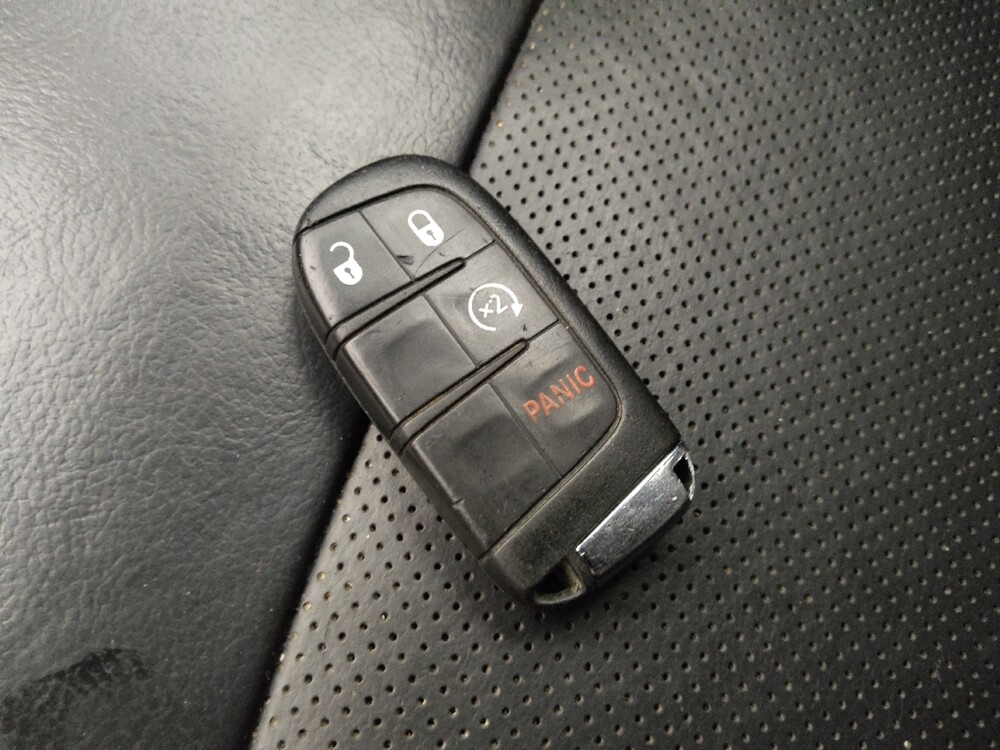 2019 Jeep Compass in Phoenix, AZ 85015 - 18129604 32