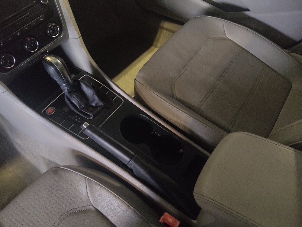 2015 Volkswagen Passat in Savannah, GA 31419 - 18129615 26