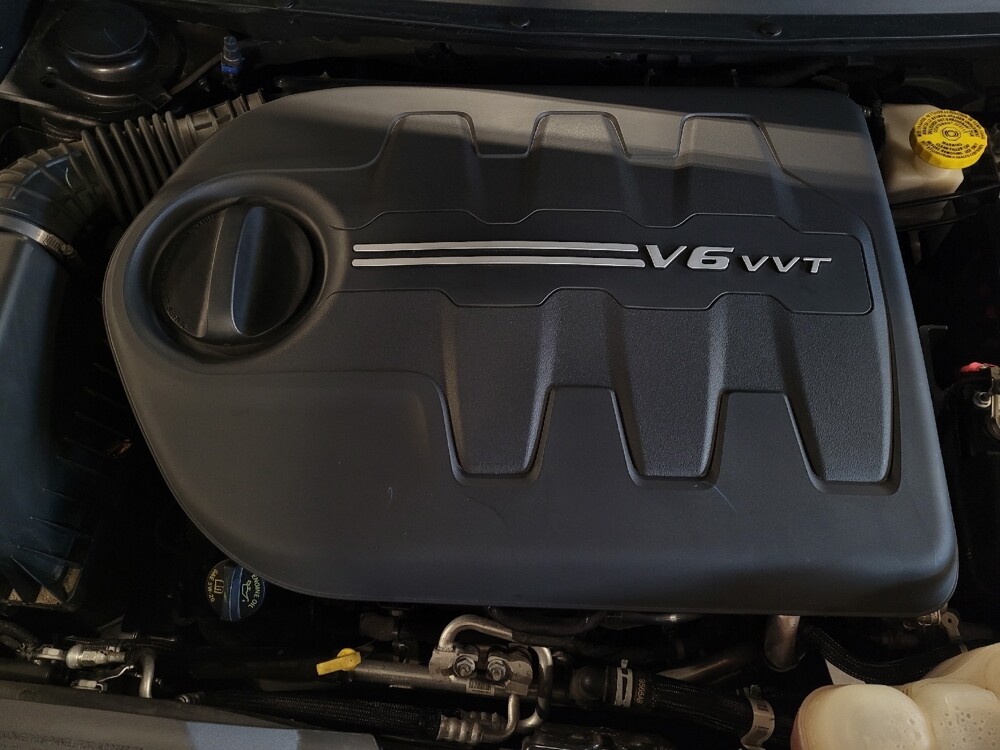 2019 Jeep Cherokee in Jacksonville, FL 32210 - 18129622 30