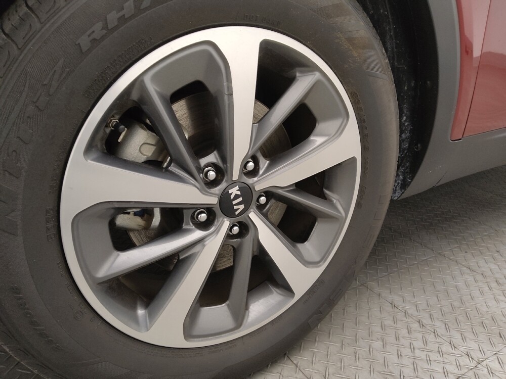 2019 Kia Sorento in Orlando, FL 32808 - 18129626 31