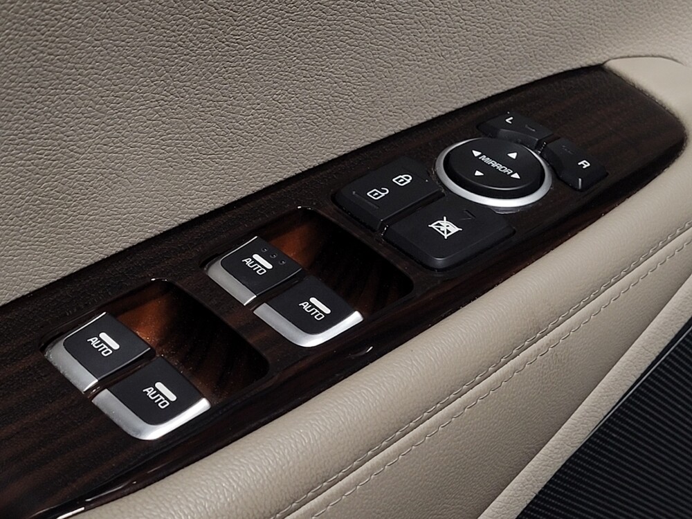 2019 Kia Sorento in Orlando, FL 32808 - 18129626 27