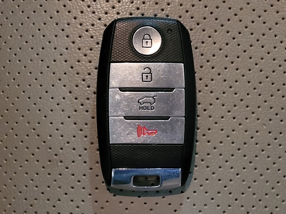 2019 Kia Sorento in Orlando, FL 32808 - 18129626 32