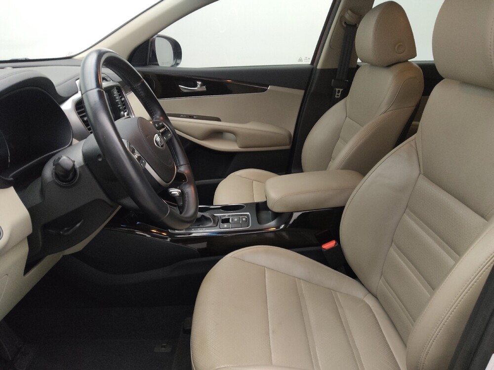 2019 Kia Sorento in Orlando, FL 32808 - 18129626 17