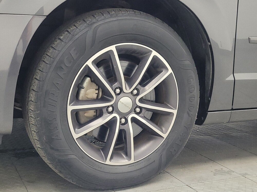 2017 Dodge Grand Caravan in Huntsville, AL 35816 - 18129660 31