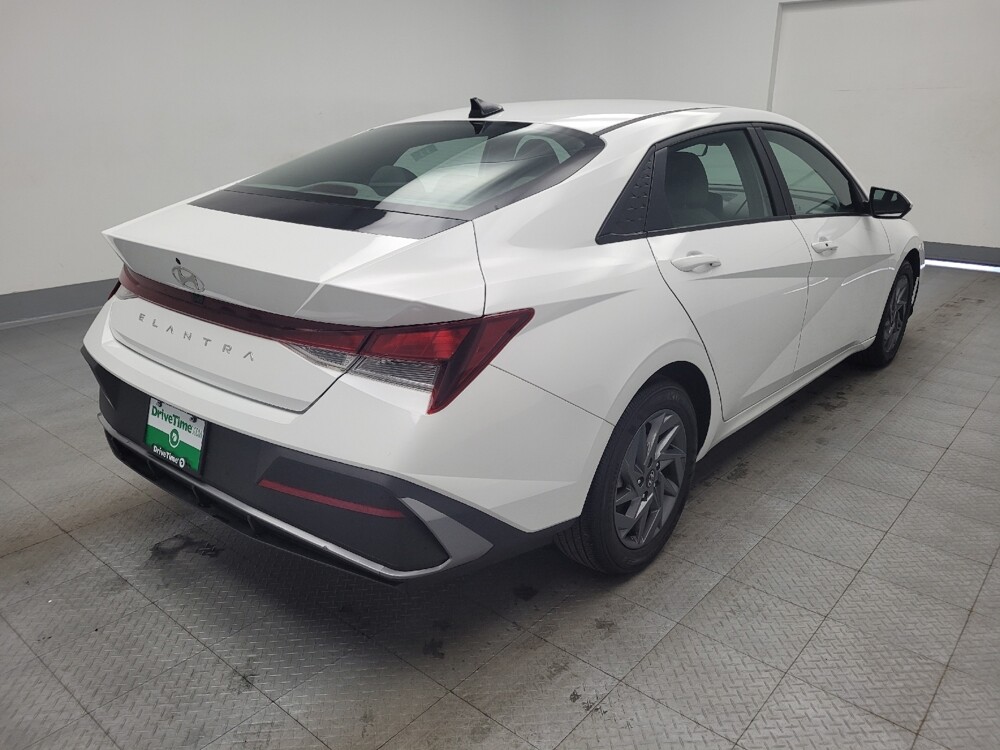2024 Hyundai Elantra in Madison, TN 37115 - 18129661 9