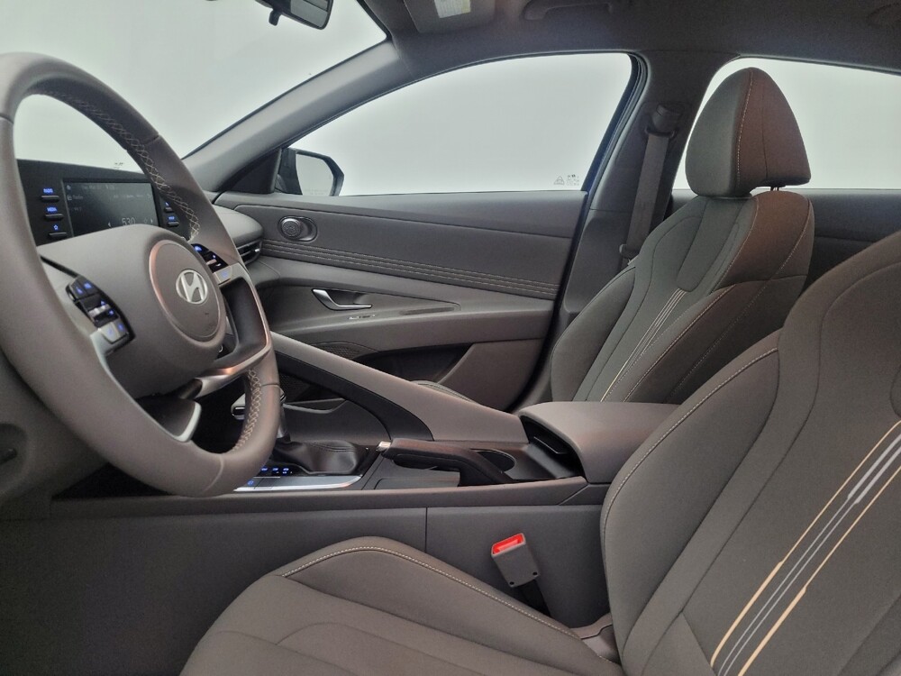 2025 Hyundai Elantra in Fairfield, OH 45014 - 18129667 17