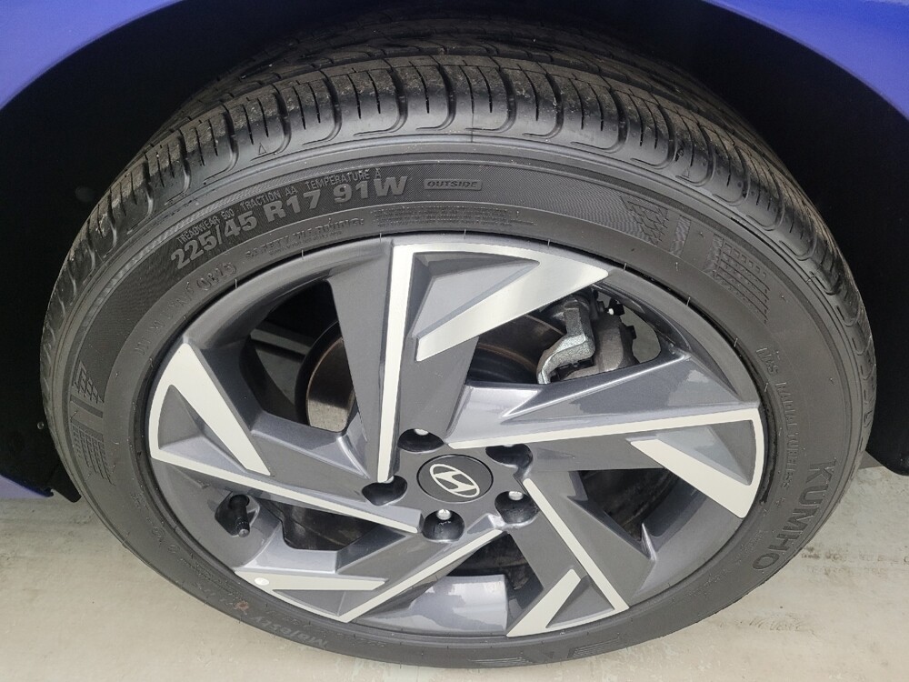 2025 Hyundai Elantra in Fairfield, OH 45014 - 18129667 31