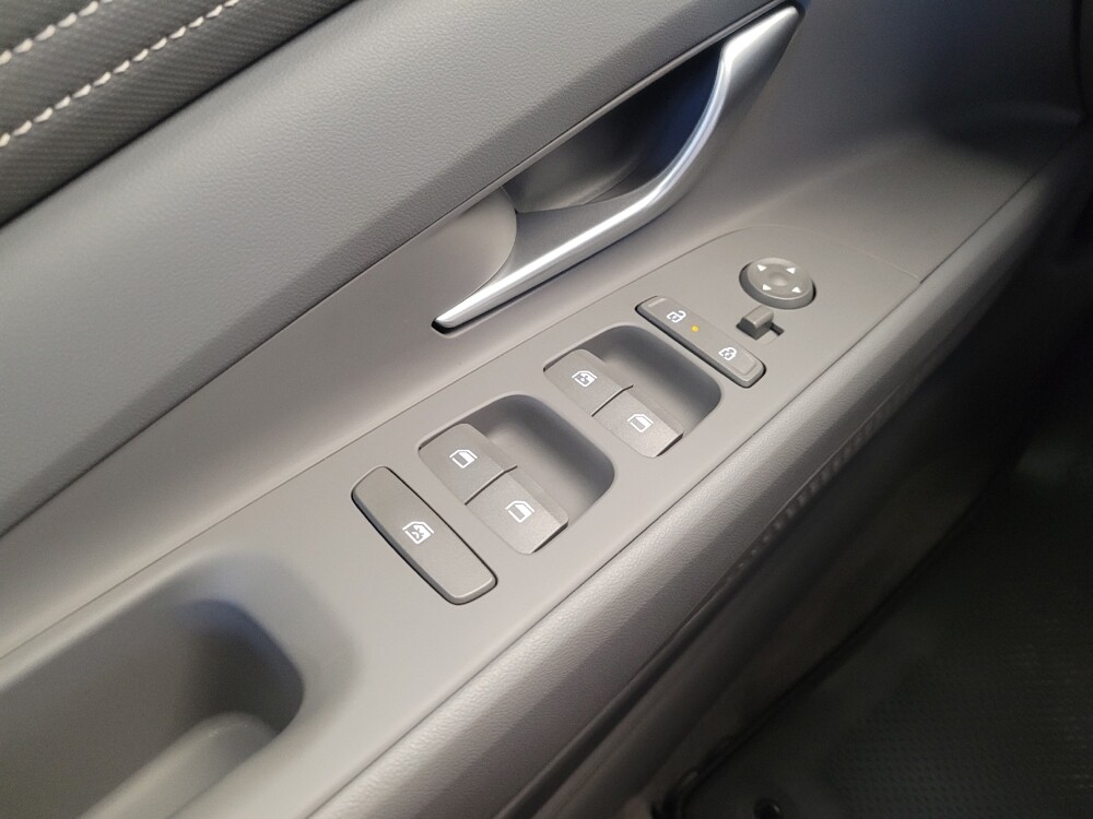 2025 Hyundai Elantra in Fairfield, OH 45014 - 18129667 27