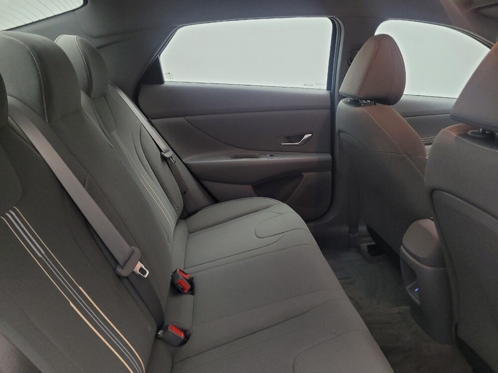 2025 Hyundai Elantra in Fairfield, OH 45014 - 18129667 19