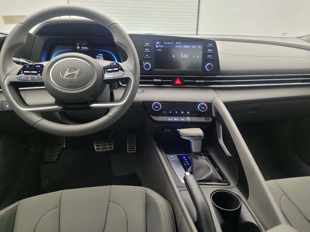 2025 Hyundai Elantra in Fairfield, OH 45014 - 18129667 22