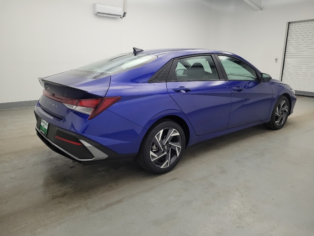 2025 Hyundai Elantra in Fairfield, OH 45014 - 18129667 10