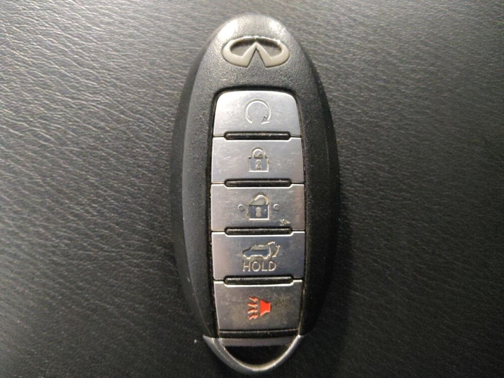 2018 INFINITI QX80 in Metairie, LA 70006 - 18129675 32