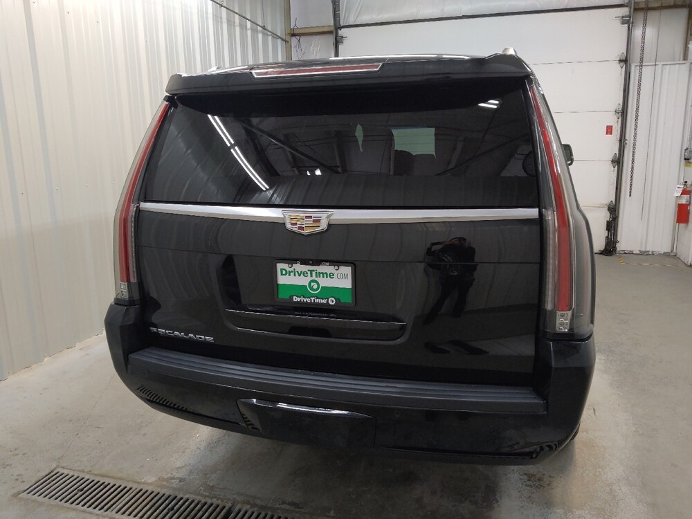 2017 Cadillac Escalade ESV in Fairfield, OH 45014 - 18129683 7