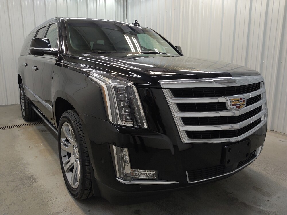 2017 Cadillac Escalade ESV in Fairfield, OH 45014 - 18129683 13