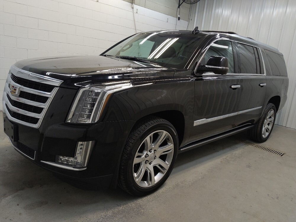 2017 Cadillac Escalade ESV in Fairfield, OH 45014 - 18129683 2
