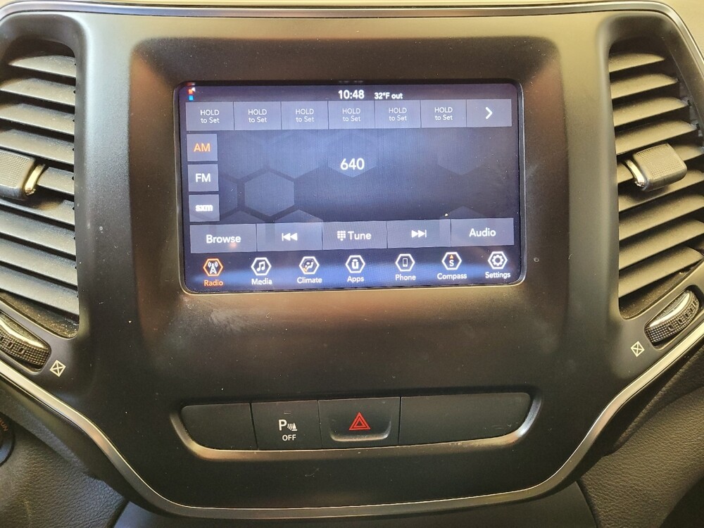 2019 Jeep Cherokee in Columbus, OH 43228 - 18129688 25