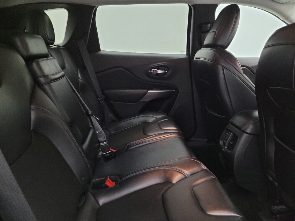 2019 Jeep Cherokee in Columbus, OH 43228 - 18129688 19