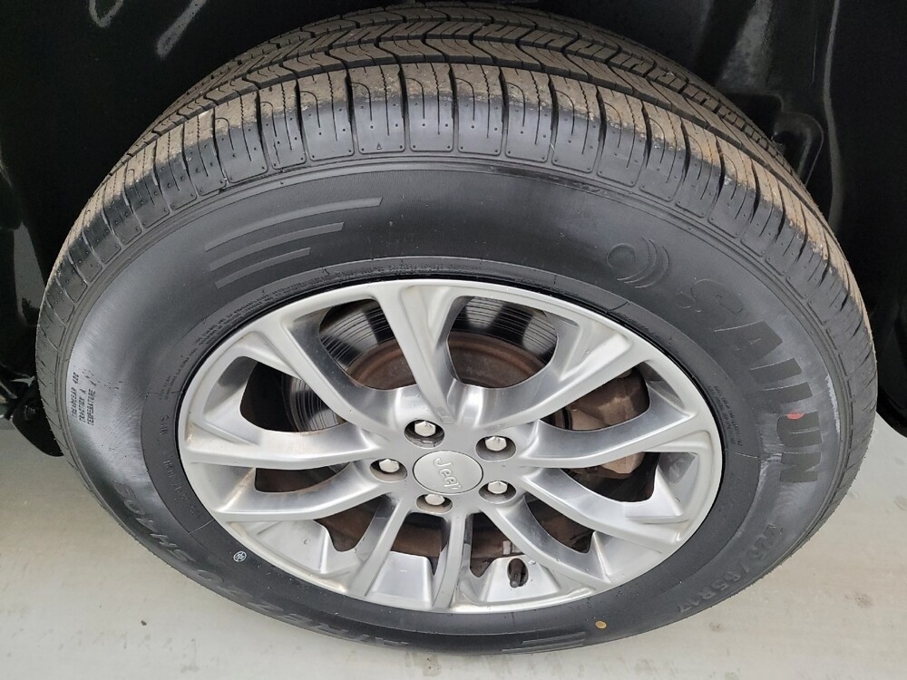 2019 Jeep Cherokee in Columbus, OH 43228 - 18129688 31