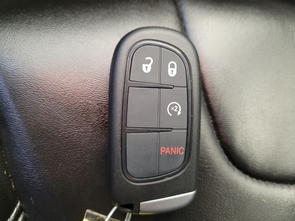 2019 Jeep Cherokee in Columbus, OH 43228 - 18129688 32