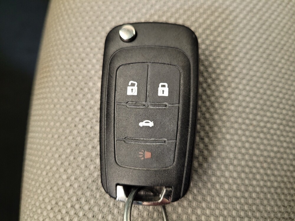 2016 Chevrolet Cruze in Maple Heights, OH 44137 - 18129699 32