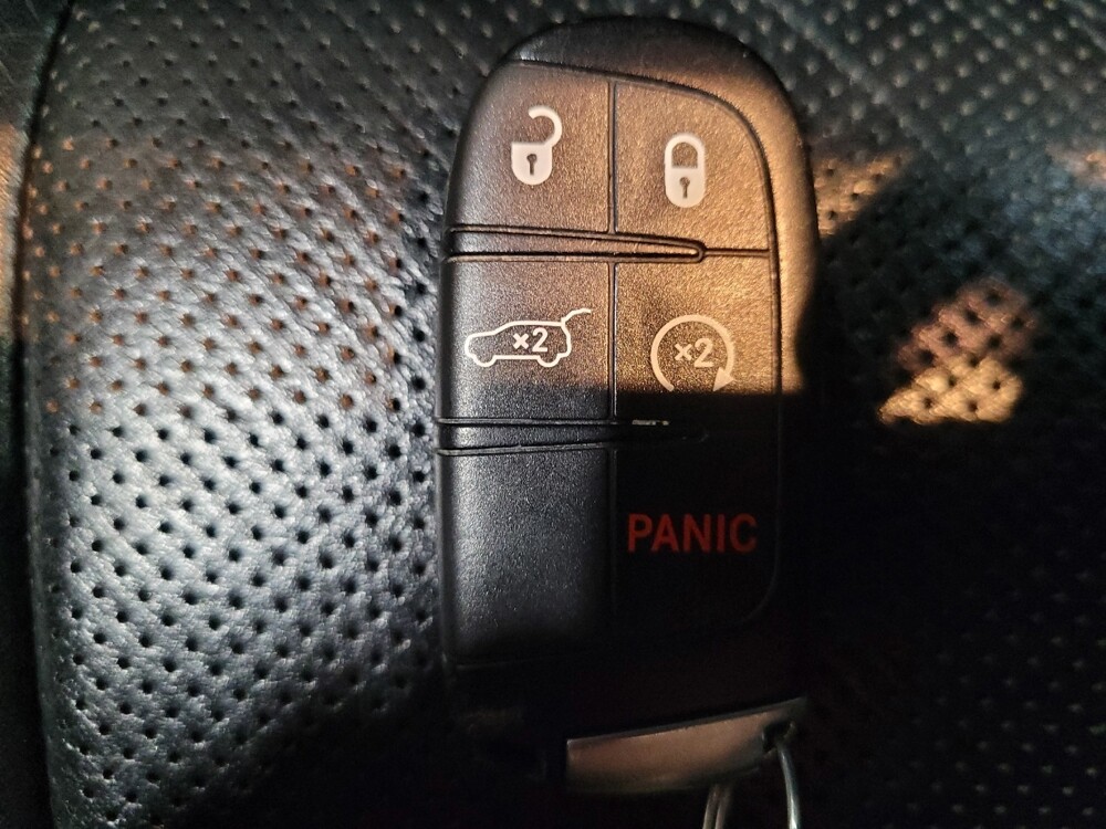 2019 Jeep Grand Cherokee in Woodbridge, VA 22191 - 18129715 32