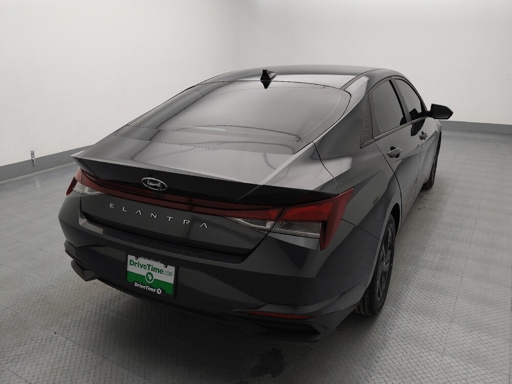 2022 Hyundai Elantra in Wichita, KS 67207 - 18129735 7
