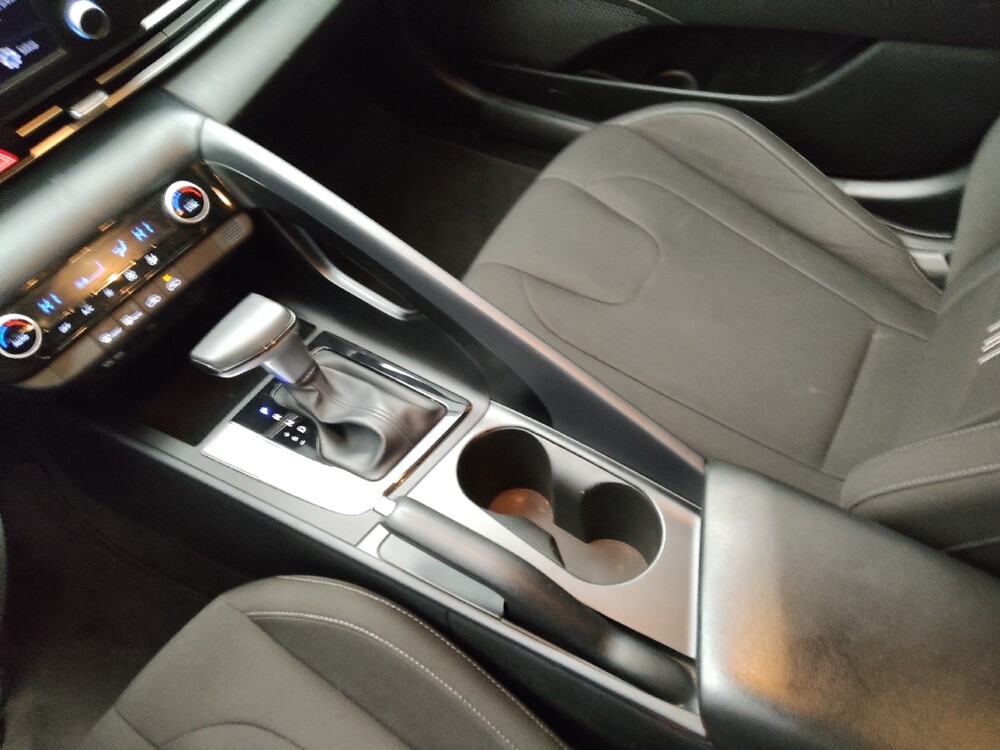 2022 Hyundai Elantra in Wichita, KS 67207 - 18129735 26