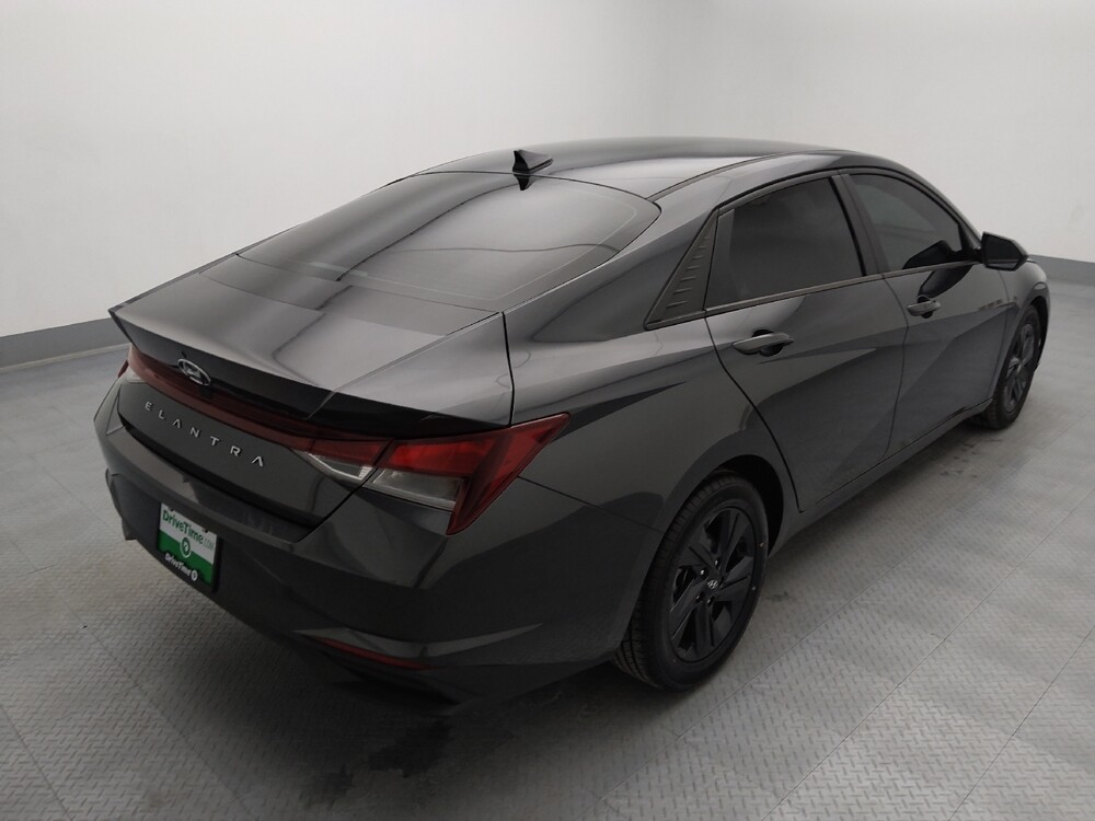 2022 Hyundai Elantra in Wichita, KS 67207 - 18129735 9