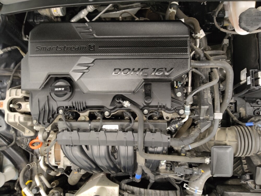 2022 Hyundai Elantra in Wichita, KS 67207 - 18129735 30