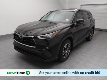 2020 Toyota Highlander in Topeka, KS 66611