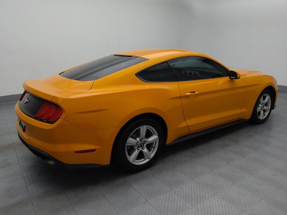 2018 Ford Mustang in Topeka, KS 66611 - 18129738 10