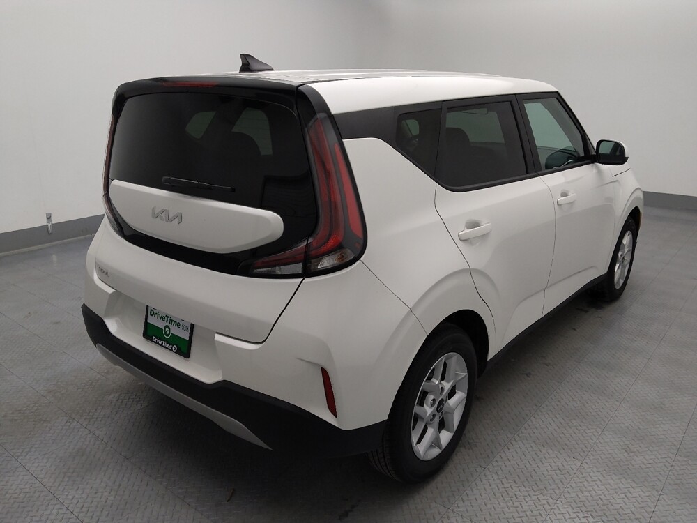 2025 Kia Soul in St. Louis, MO 63136 - 18129740 9
