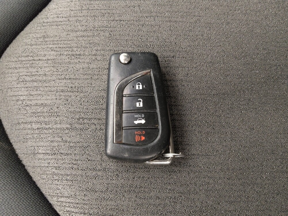 2020 Toyota Camry in Springfield, MO 65807 - 18129741 32