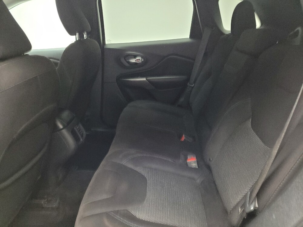 2019 Jeep Cherokee in Taylor, MI 48180 - 18129753 18