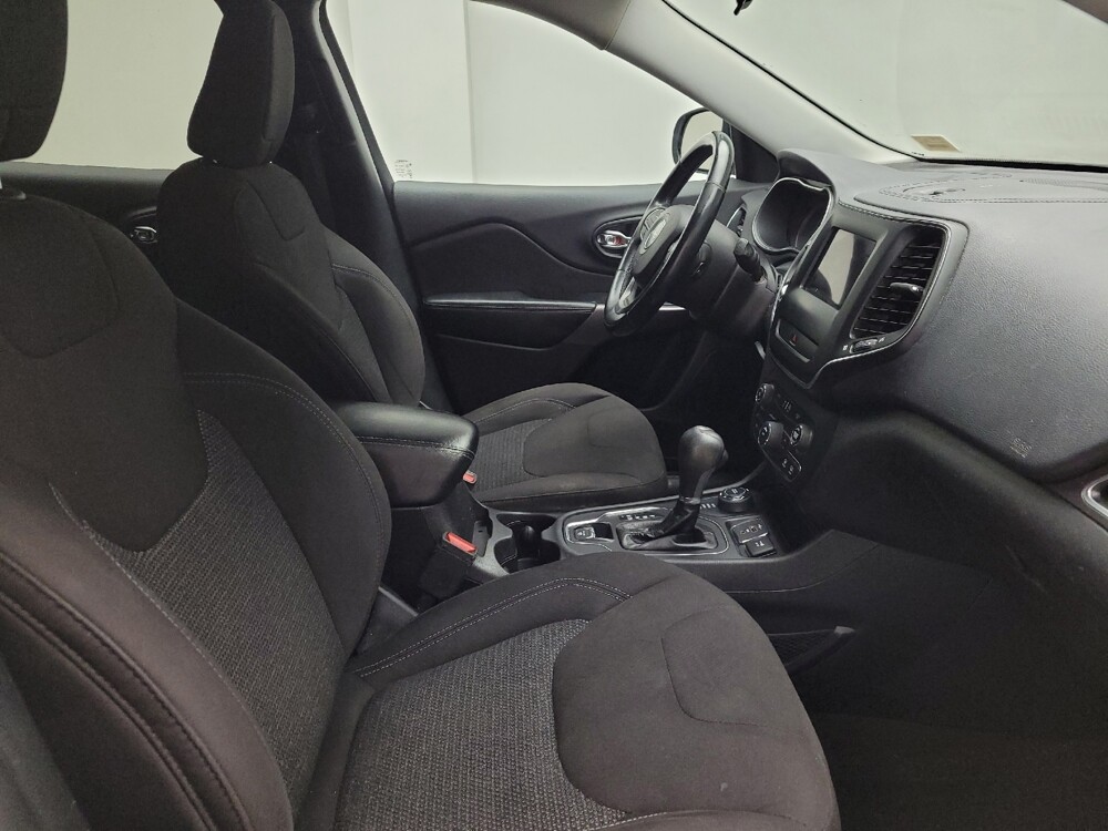 2019 Jeep Cherokee in Taylor, MI 48180 - 18129753 21