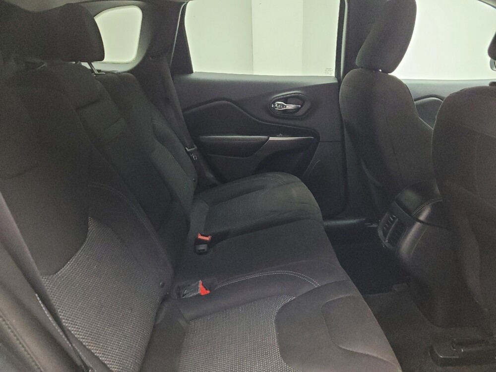 2019 Jeep Cherokee in Taylor, MI 48180 - 18129753 19