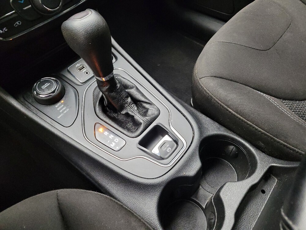 2019 Jeep Cherokee in Taylor, MI 48180 - 18129753 26