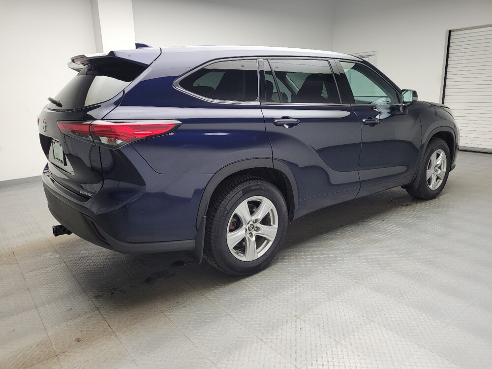2021 Toyota Highlander in Taylor, MI 48180 - 18129755 10