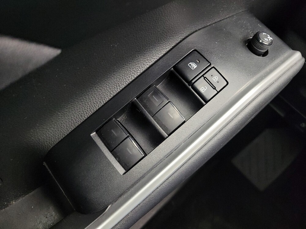 2021 Toyota Highlander in Taylor, MI 48180 - 18129755 27