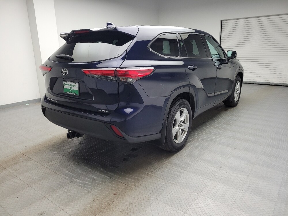 2021 Toyota Highlander in Taylor, MI 48180 - 18129755 9
