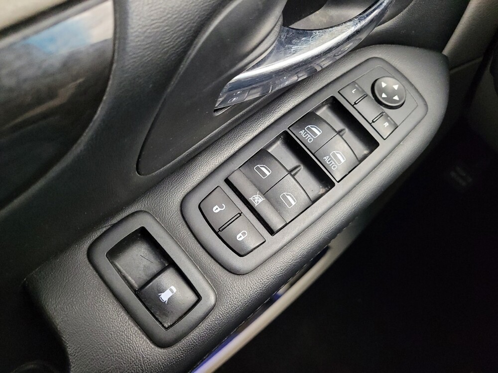 2017 Dodge Grand Caravan in Taylor, MI 48180 - 18129756 27