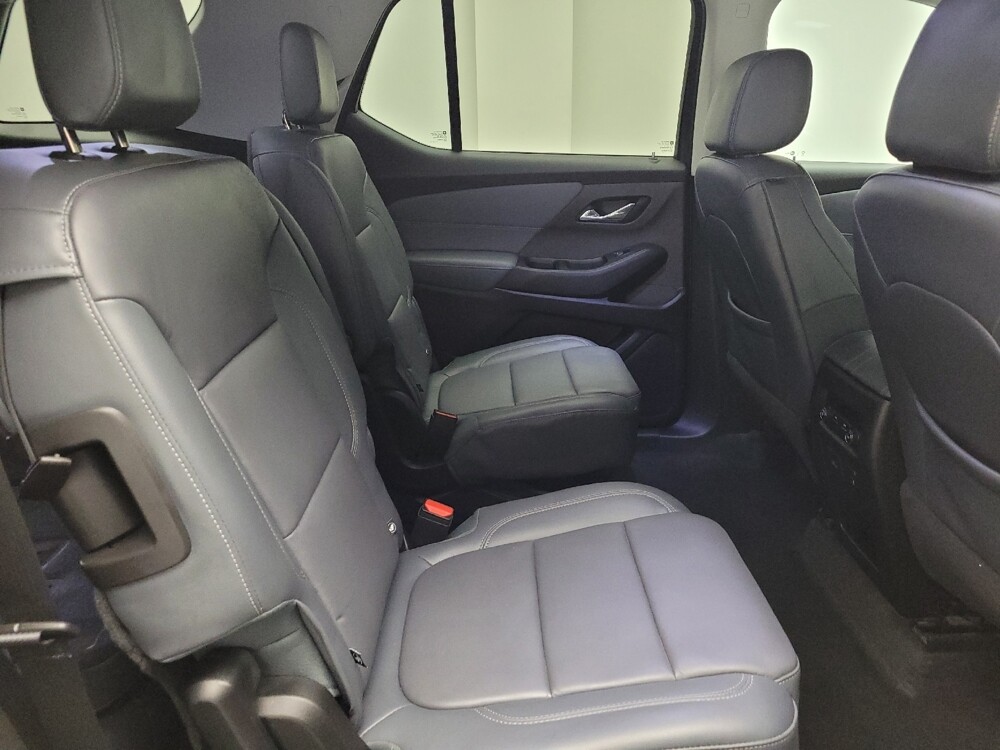 2018 Chevrolet Traverse in Taylor, MI 48180 - 18129757 19