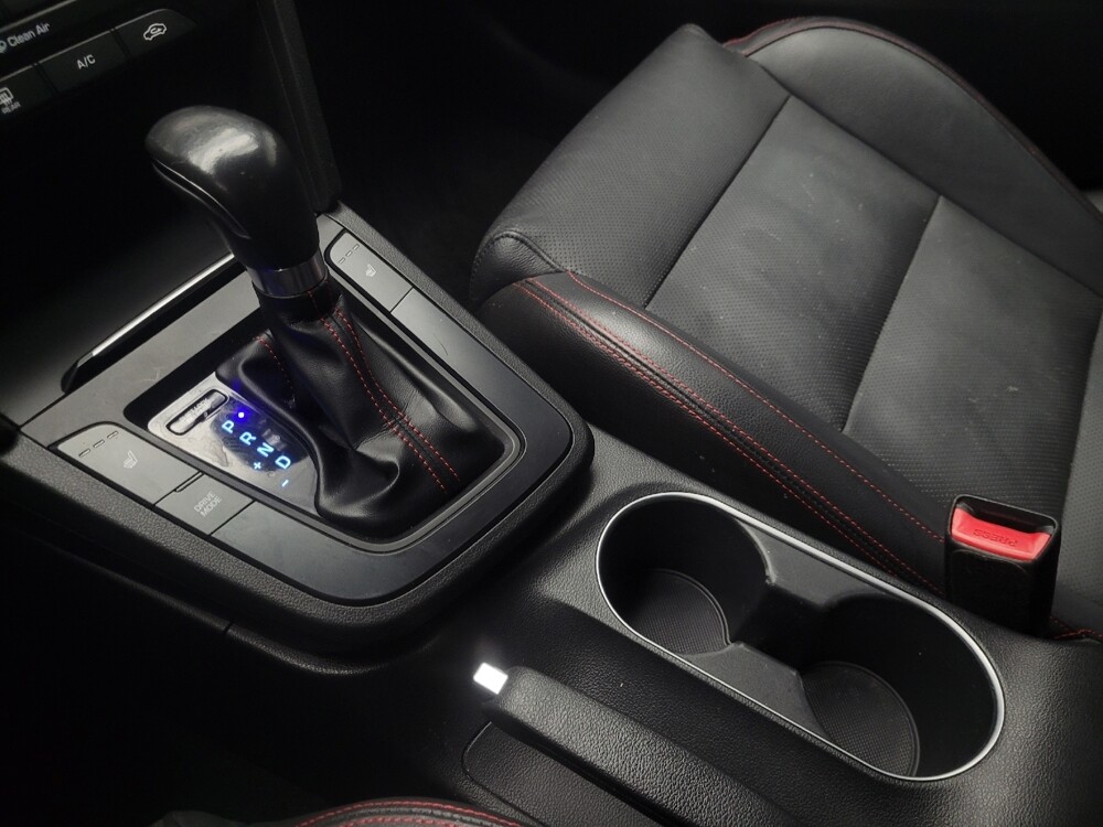 2018 Hyundai Elantra in Indianapolis, IN 46219 - 18129763 26